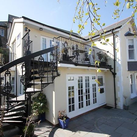 Just B: Central Town Apartment with Smart TV and Power Shower Dartmouth Exterior photo