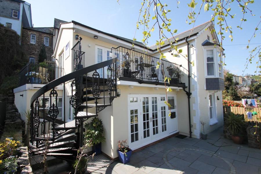 Just B: Central Town Apartment with Smart TV and Power Shower Dartmouth Exterior photo